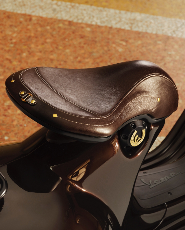 Ra mat Vespa 946 Horse moi chao mung nam Binh Ngo Len ke o nuoc ta tu 022026 - 6