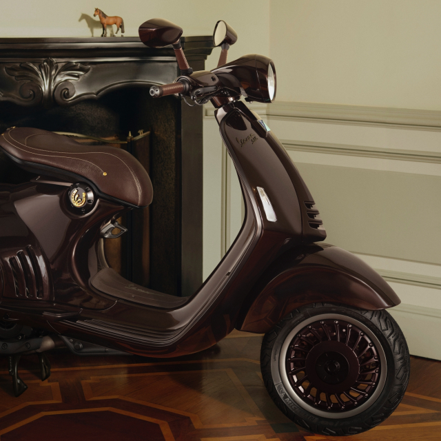 Ra mat Vespa 946 Horse moi chao mung nam Binh Ngo Len ke o nuoc ta tu 022026 - 8