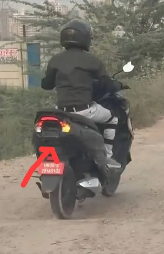 Suzuki burgman street 125 thế hệ mới lộ diện vẫn xác to - bánh nhỏ vậy có gì mới đáng chờ đợi - 4