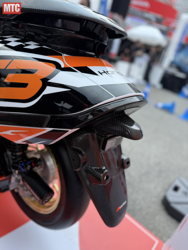 Honda uc3 by mfshop tuy là xe điện nhưng soi kỹ mới biết đồ chơi đắt ngang siêu xe - 13