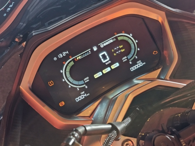 WMoto Island 150 2026 lan gio la trong phan khuc xe ga 150cc gia re tai Dong Nam A - 8