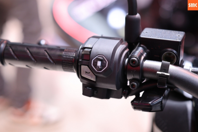 Can canh Honda ADV160 phien ban Smart Tourer Edition vua ra mat voi gia khoang 79 trieu dong - 8