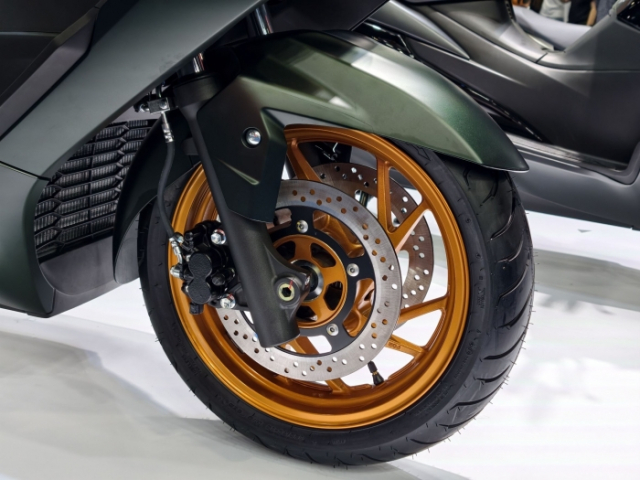 Suzuki burgman 400 2026 ra mắt đổi màu bên ngoài và có nhiều nâng cấp ở bên trong - 6