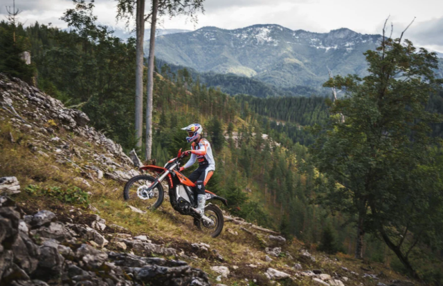 KTM Freeride E 2027 chuan bi ve dai ly Nhe hon manh hon va choi enduro da hon - 4