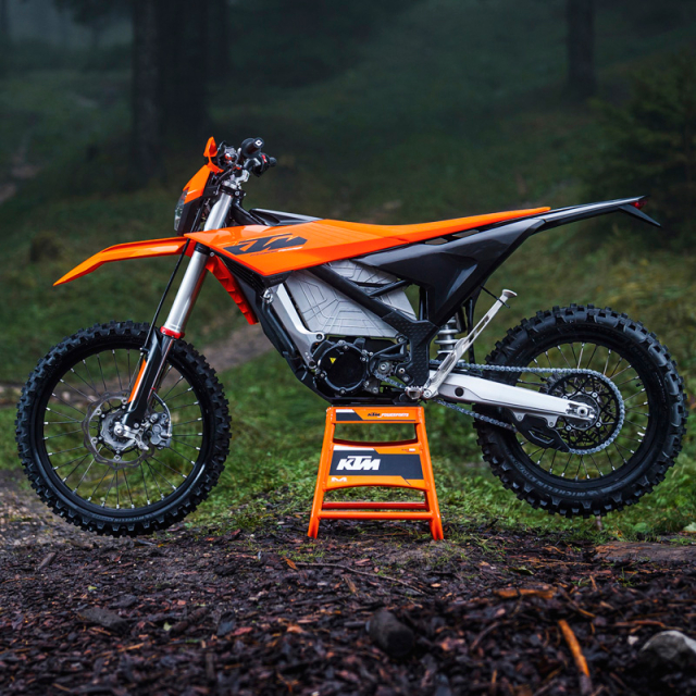 KTM Freeride E 2027 chuan bi ve dai ly Nhe hon manh hon va choi enduro da hon - 6