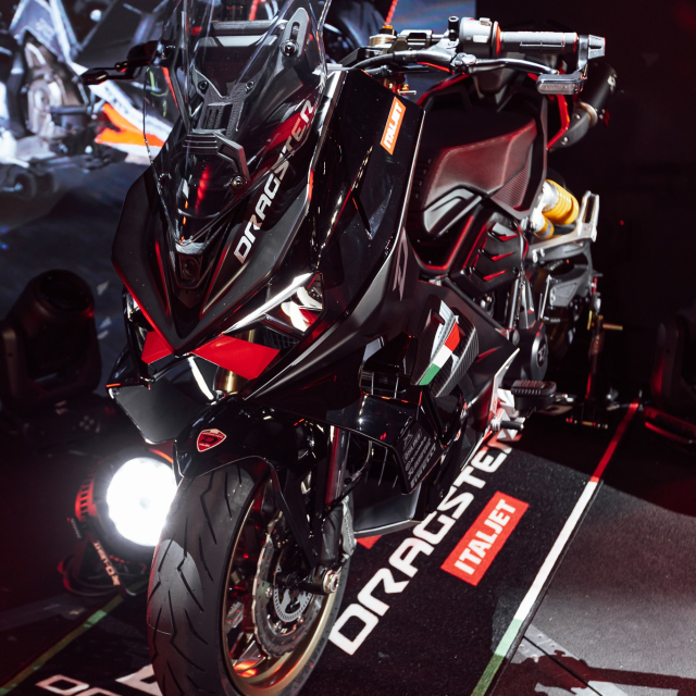 Sieu pham xe ga danh cho gioi suu tam Italjet Dragster 700 Twin dang tren duong ve Viet Nam - 4