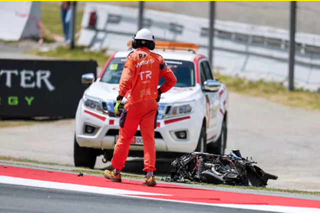 Alex Marquez và cú va chạm khiến cả MotoGP nín lặng tại Barcelona | 2banh.vn