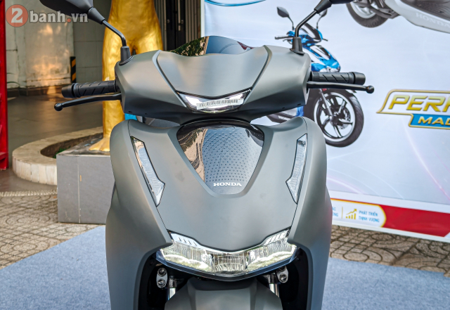 Honda SH350i 2026 nhap Y vua ra mat o nuoc ta voi gia ban cao hon gap doi so voi ban trong nuoc