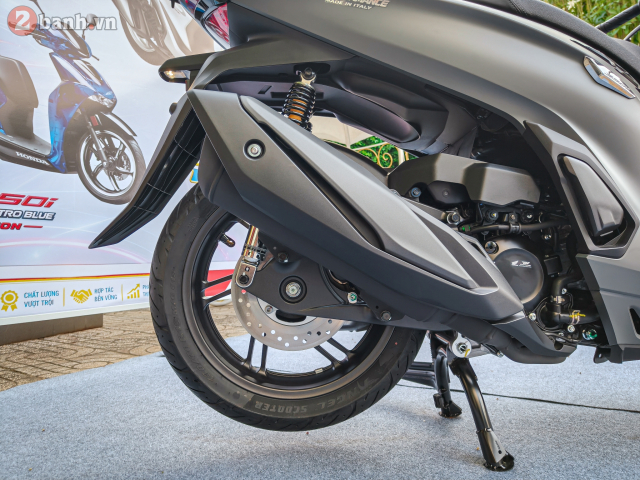 Honda SH350i 2026 nhap Y vua ra mat o nuoc ta voi gia ban cao hon gap doi so voi ban trong nuoc - 18