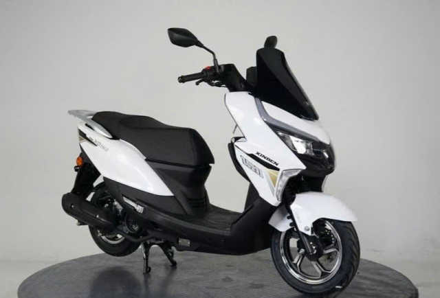 Xe ga 150cc gi&aacute; chỉ 27 triệu đồng: C&oacute; TFT, phanh đĩa trước sau, đi 380 km  mới cần gh&eacute; c&acirc;y xăng! | 2banh.vn