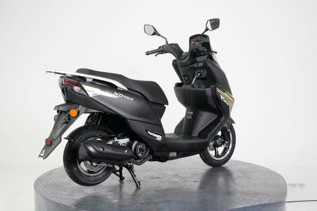 Xe ga 150cc gia chi 27 trieu dong Co TFT phanh dia truoc sau di 380 km moi can ghe cay xang - 8