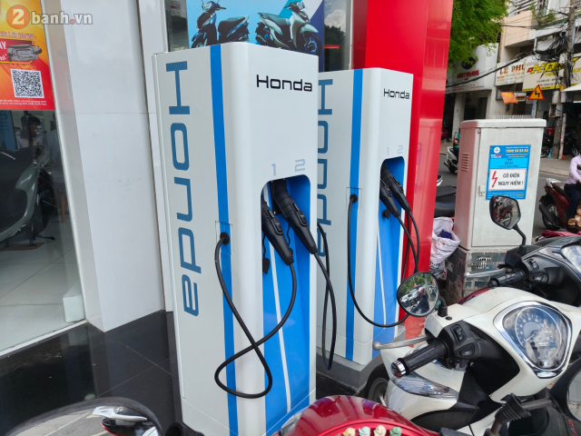 Honda UC3 len ke o cac dai ly Nhap khau tu Thai nhung co gia re hon va phu kien chat hon - 6